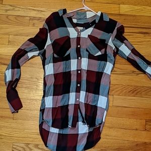 Women's plaid button up